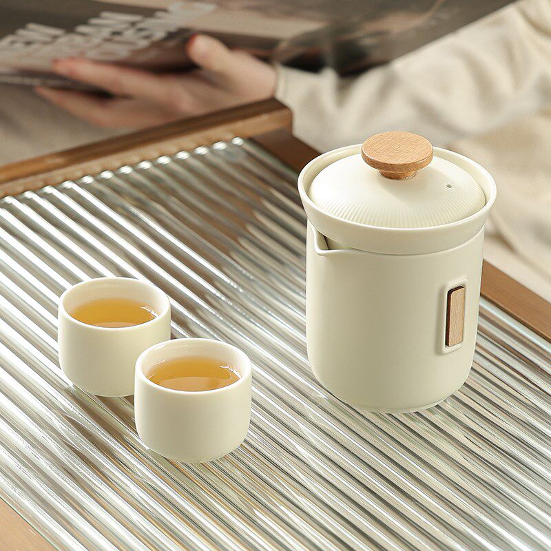 奶油风企鹅快客杯一壶二杯旅行茶具便携式户外旅游随身泡茶壶茶杯