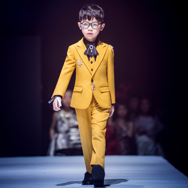 男童西装套装三件套2021新款黄色儿童礼服手工绣花走秀西服演出服