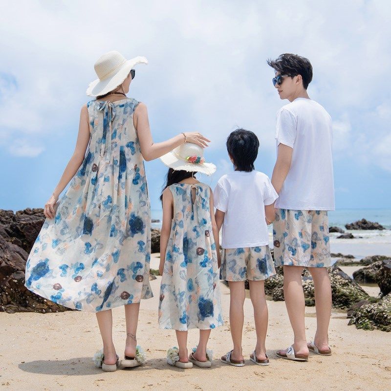海边度假亲子装一家三口母女装沙滩裙三亚旅游连衣裙大码显瘦长裙