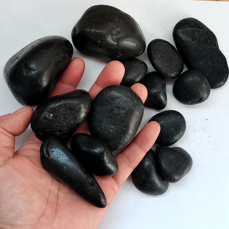 鹅卵石彩色抛光雨花石黑色大石头园林绿化工程铺地路阳台园艺庭院