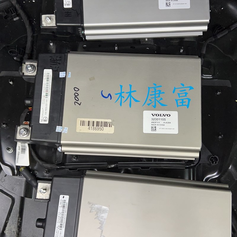 沃尔沃S90 S60轻混48V锂电池碰撞保护没电输出不能启动车故障维修