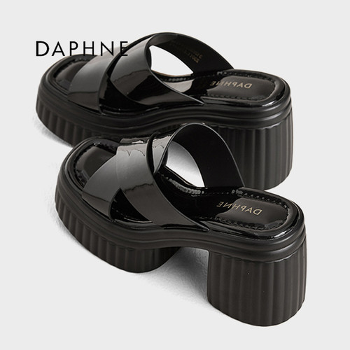 Daphne/达芙妮小个子粗跟凉拖
