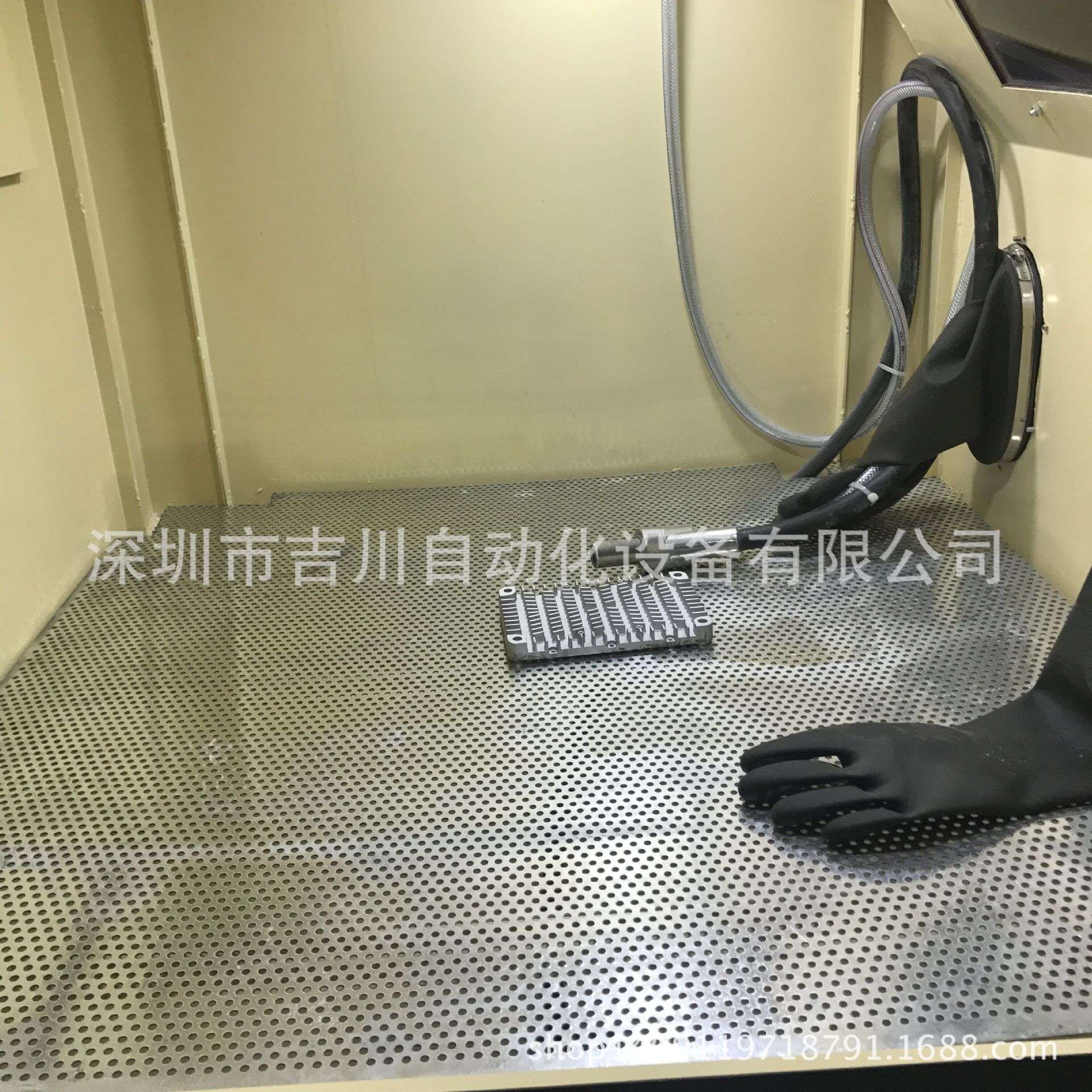 手动喷砂机小型五金件表面处理喷丸机1010型箱式打砂喷沙无尘