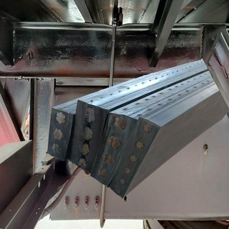 箱货车大梁枕木垫木橡胶垫钢丝胶垫垫汽车带冲减震车厢缓垫体垫耐