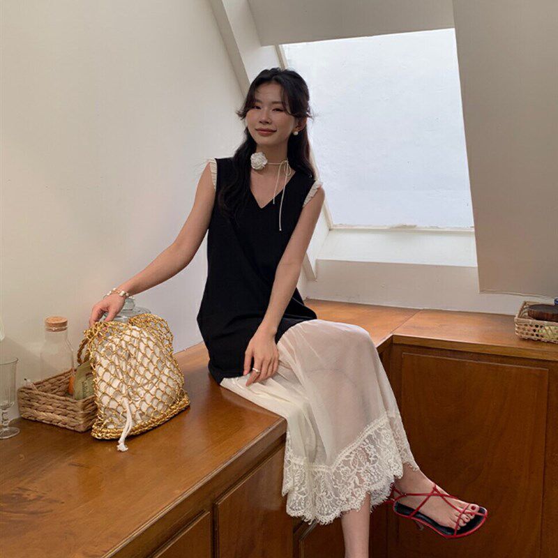 爱西里夏季新款法式温柔蕾丝拼接小黑裙复古花边百搭背心连衣裙女