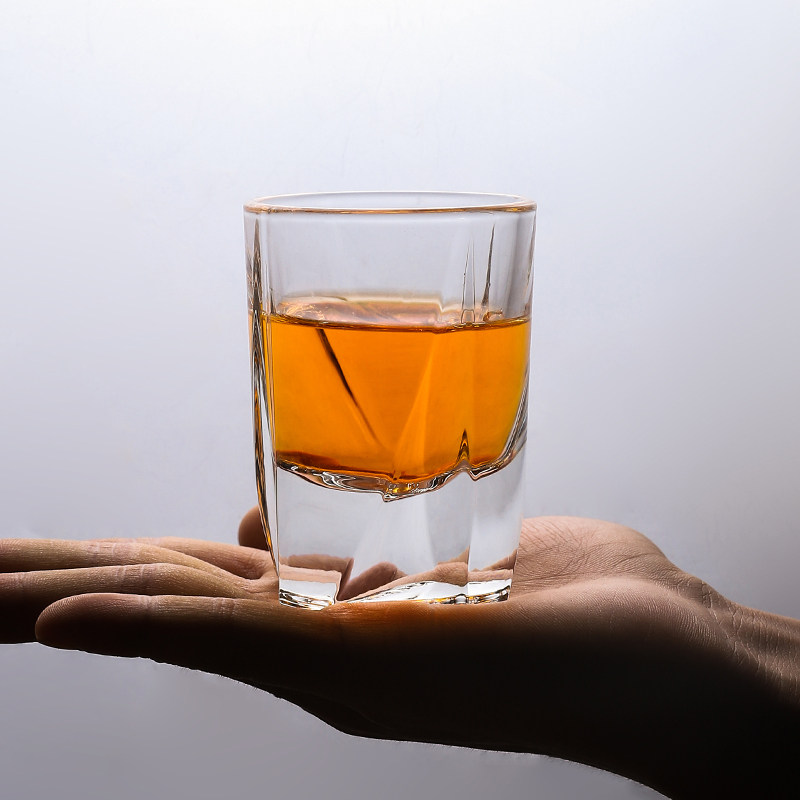 钢化玻璃啤酒杯酒吧专用KTV八角杯加厚底圆形威士忌杯2两杯整箱
