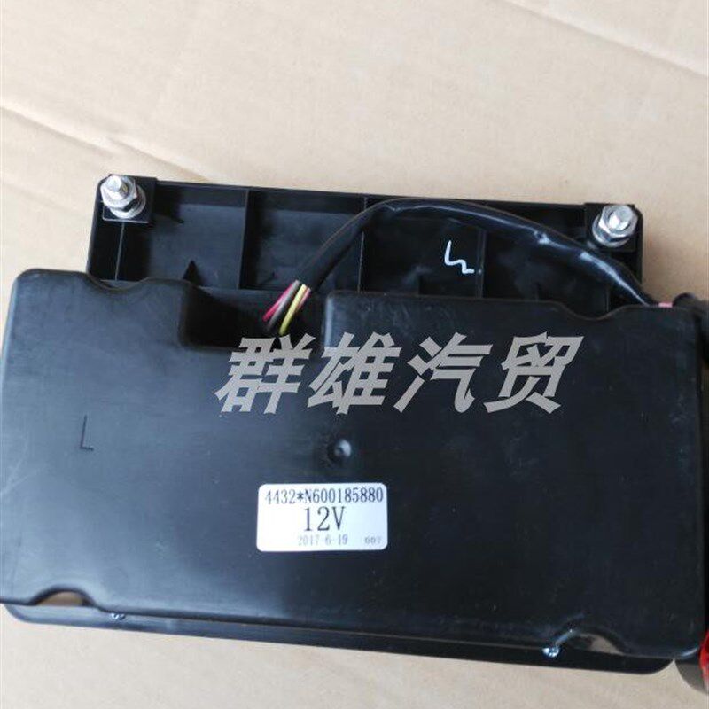 适用于南京依维柯跃进上骏X301X501X300X101X100后尾灯刹车转向灯