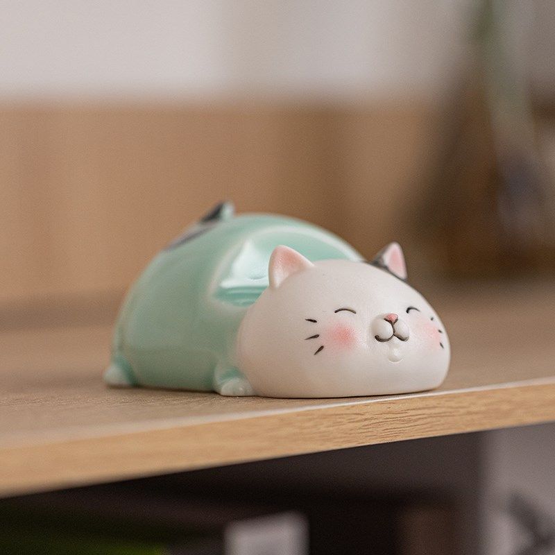 陶瓷可爱小猫咪摆件创意办公室桌面手机支架书房笔架笔托卡通装饰