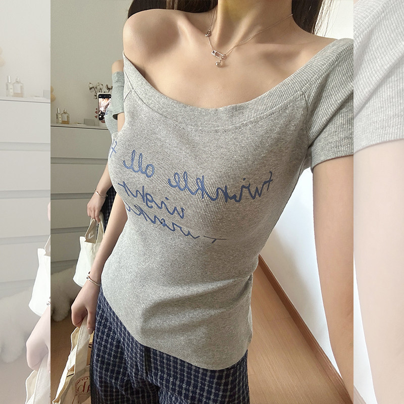超好看花灰斜领露肩辣妹短袖T恤