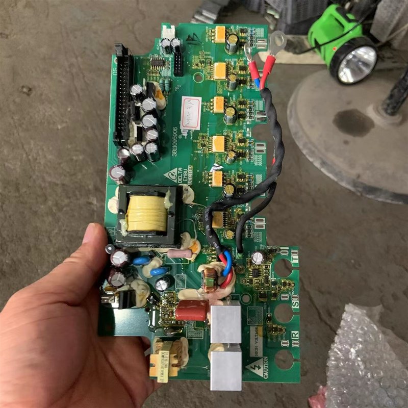3811095906台达变频器VFD-V系列15-18.5-22KW驱动板电源板