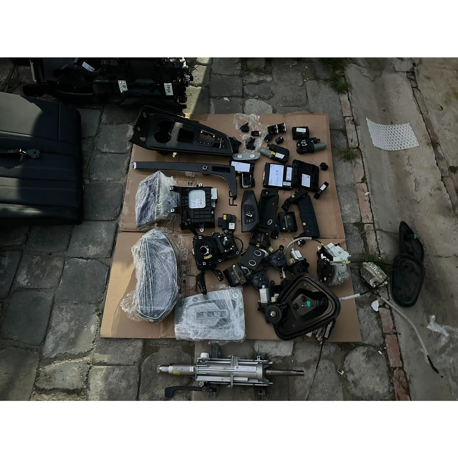 适用于奥迪A4LA5A6LQ8Q5L全车配件车门全车电器底盘内饰件前嘴