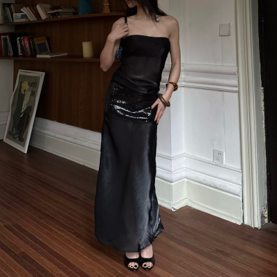ICVIBE 暗夜流光·特殊水波流动光泽料 内置抹胸+臀部亮片黑长裙