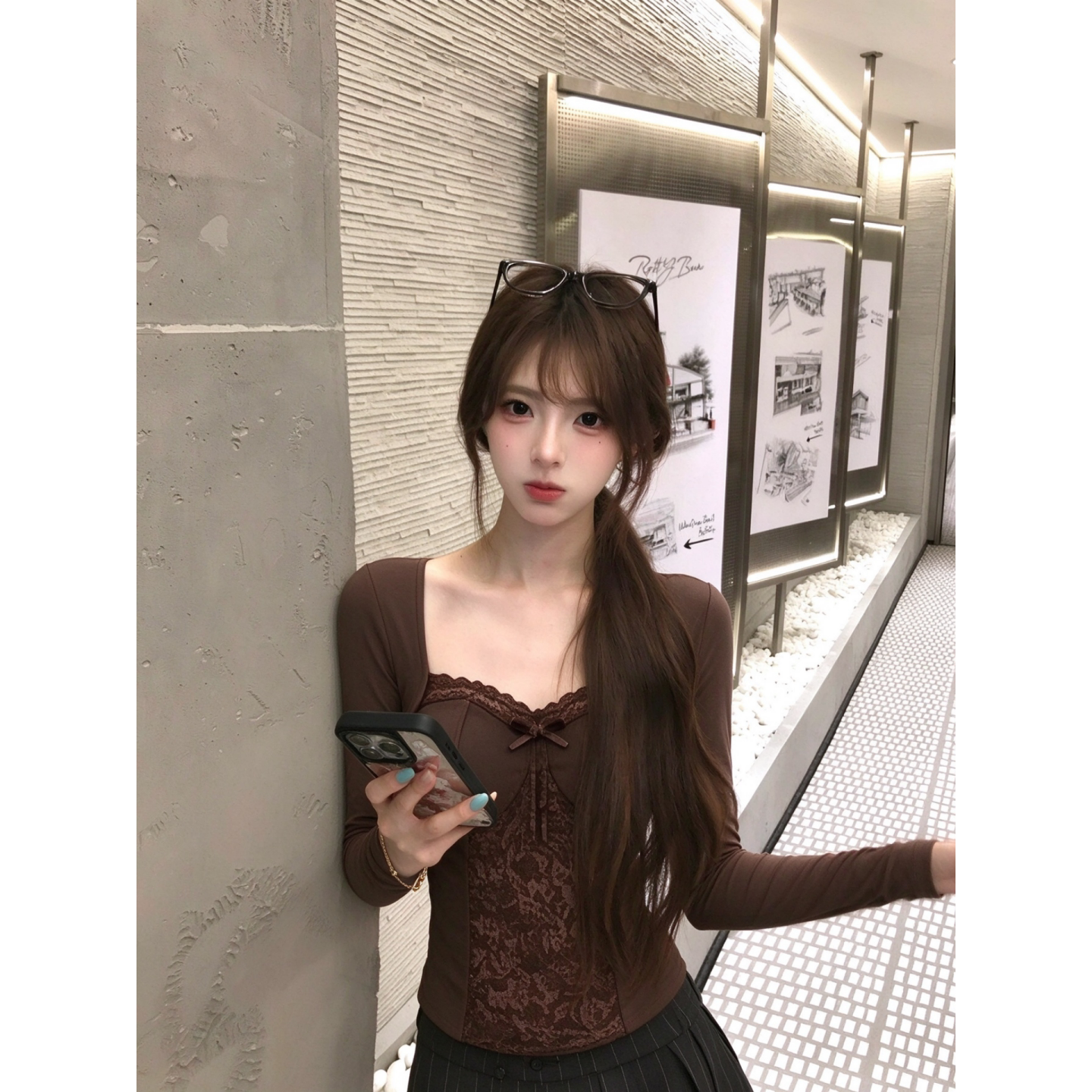 辣妹蕾丝拼接方领修身长袖小上衣女秋季短款内搭性感气质咖色T恤