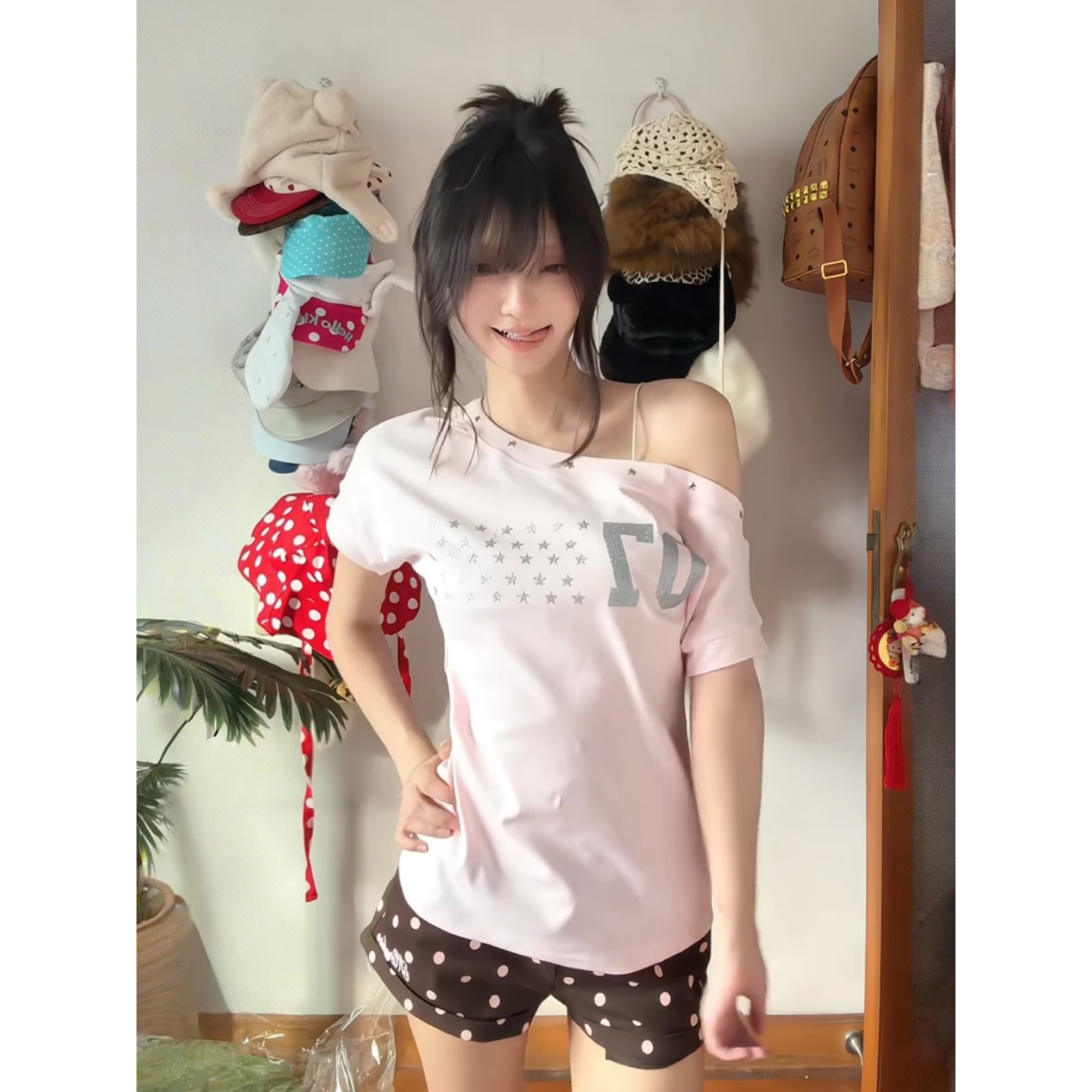美式短袖t恤女夏季显瘦修身辣妹上衣复古星星印花铆钉斜肩打底衫