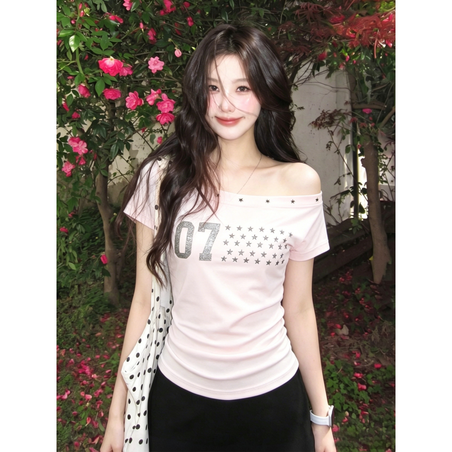 甜美短袖t恤女夏季显瘦修身辣妹星星上衣复古铆钉斜肩型打底衫