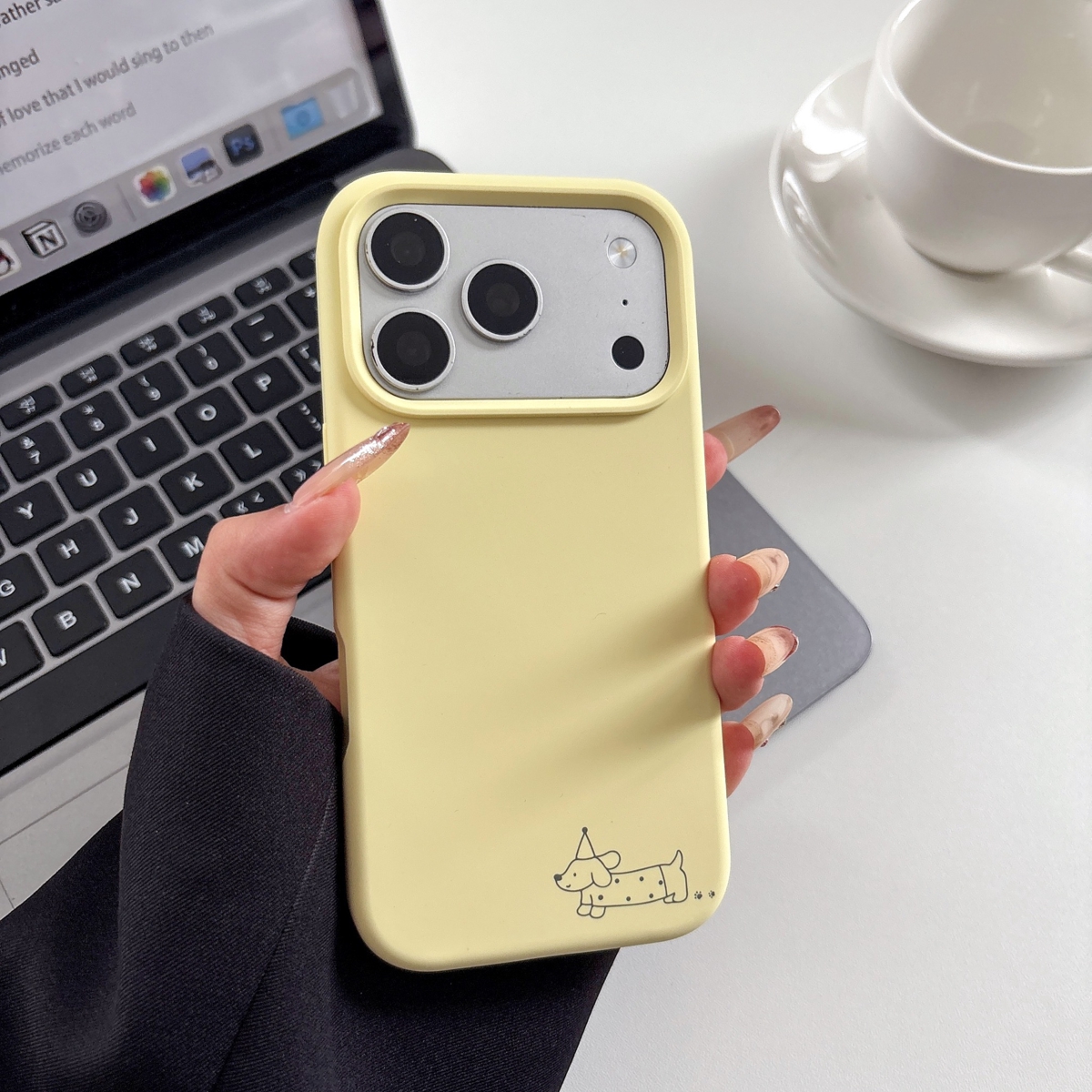 樱花粉糯米线条腊肠狗玩耍小象壳适用苹果17promax手机壳iPhone16pro简约纯色15/14plus全包防摔13pro磨砂肤