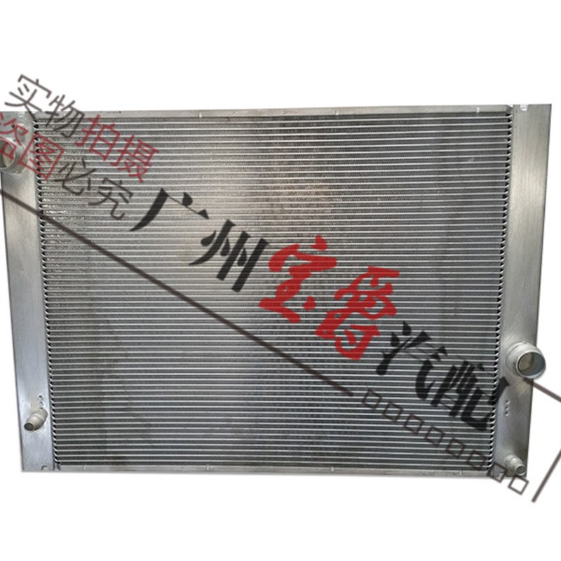 适用E66宝马7系E65水箱730冷却器735散热网740主水箱745 750 760