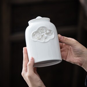 雄驰手工白瓷茶叶罐大号一斤装密封罐陶瓷普洱红茶醒茶仓家用摆件