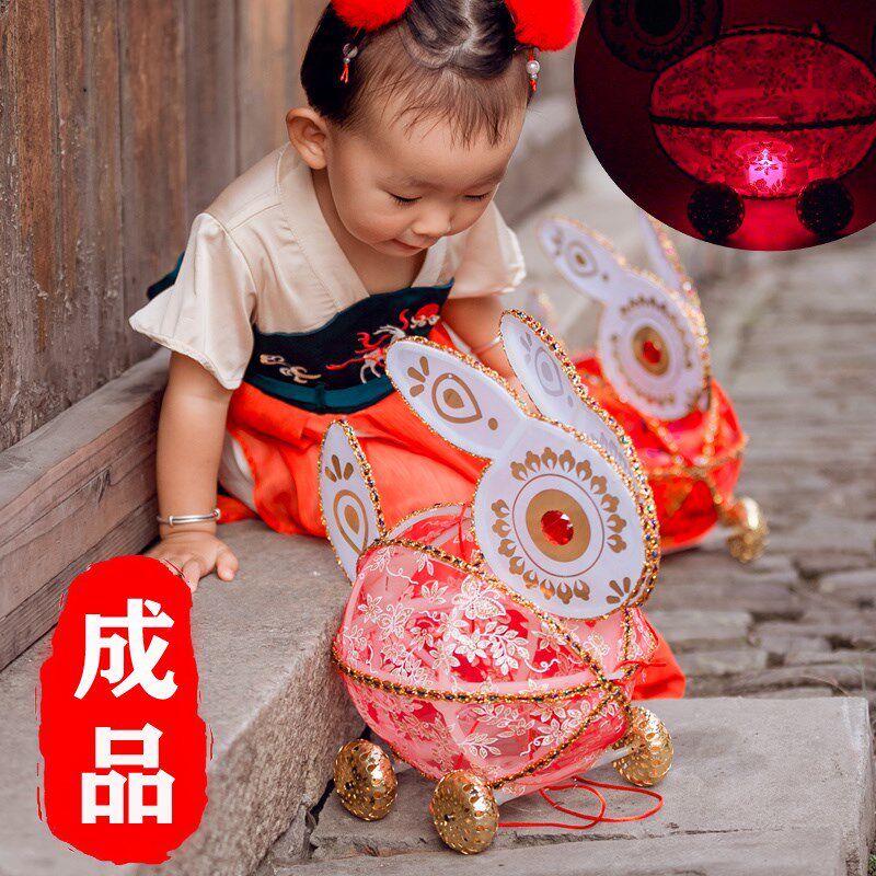 手工拉线拖拉兔灯新春发光滚动元宵花灯蕾丝布艺兔子电子灯笼二代