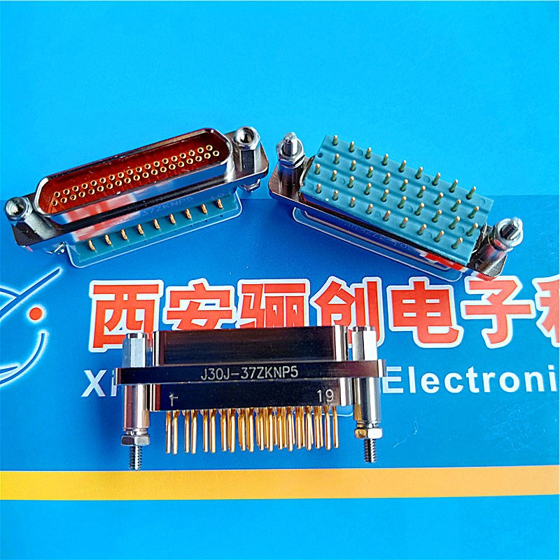 J30J-37ZKNP5 J30J-37ZKN 矩形连接器 37芯插座 焊板子 直插4排针