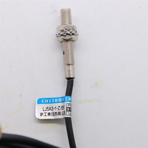 中国沪工CHIIB接近开关LJ5A3-1-Z/BX电感式三线NPN常开m5带螺纹