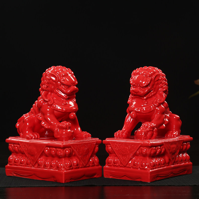 陶瓷红色石狮子手工精雕一对看门镇宅家用招财客厅摆件汉白玉
