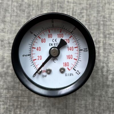 轴向背出压力表 后接口 y-40z 0~12bar 180psi 直径40mm ZG1/8