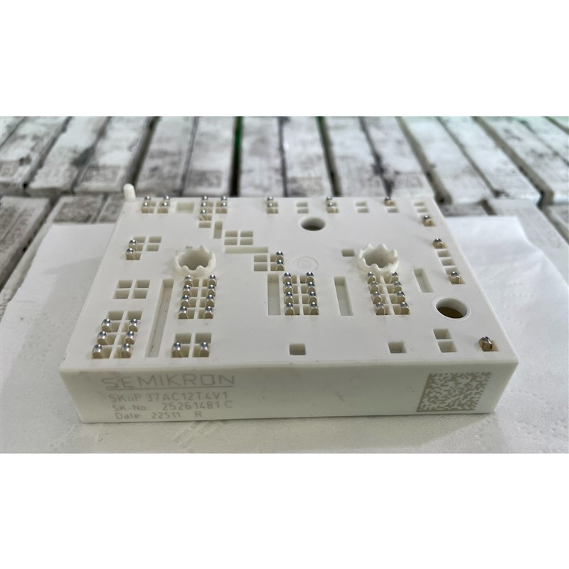 SKIIP37AC12T4V1 SKIIP39AC12T4V - 实物图