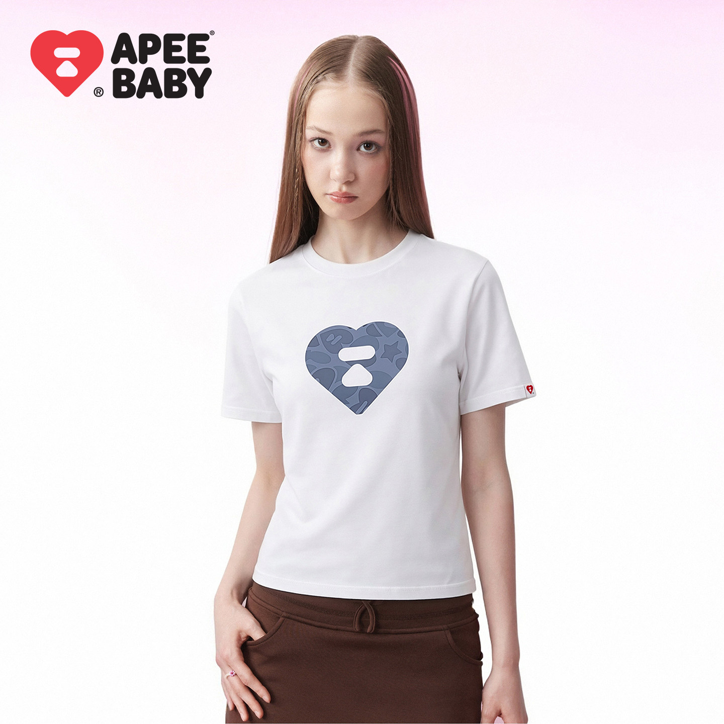 APEE简约爱心印花短袖T恤图片