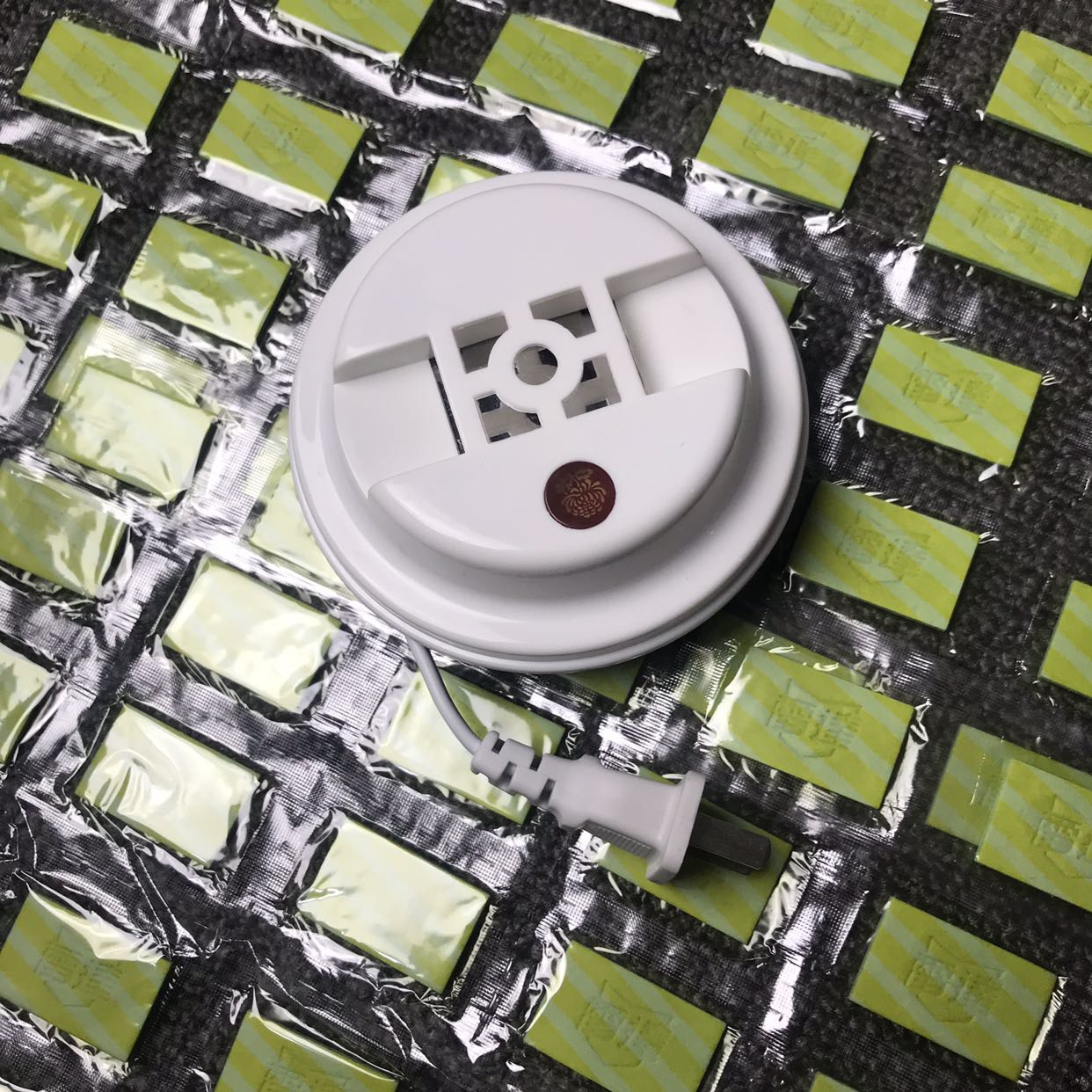 雷达电热蚊香片驱蚊片桉树香散装家庭酒店宾馆330片 1拖线器