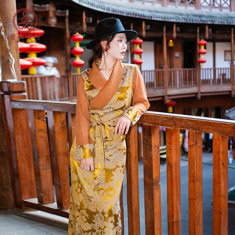 藏装女新款藏服民族服装藏式博z拉西藏服垂感佳网红旅拍藏族服装