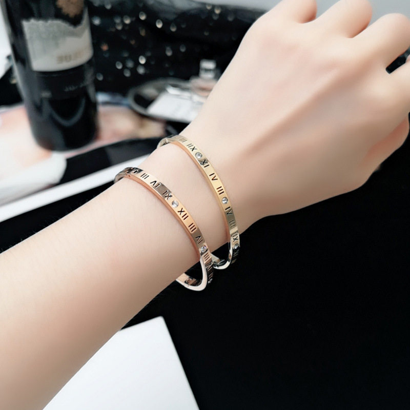 玫瑰金罗马数字锆石钛钢手镯高级感手环女轻奢小众精致手饰不掉色