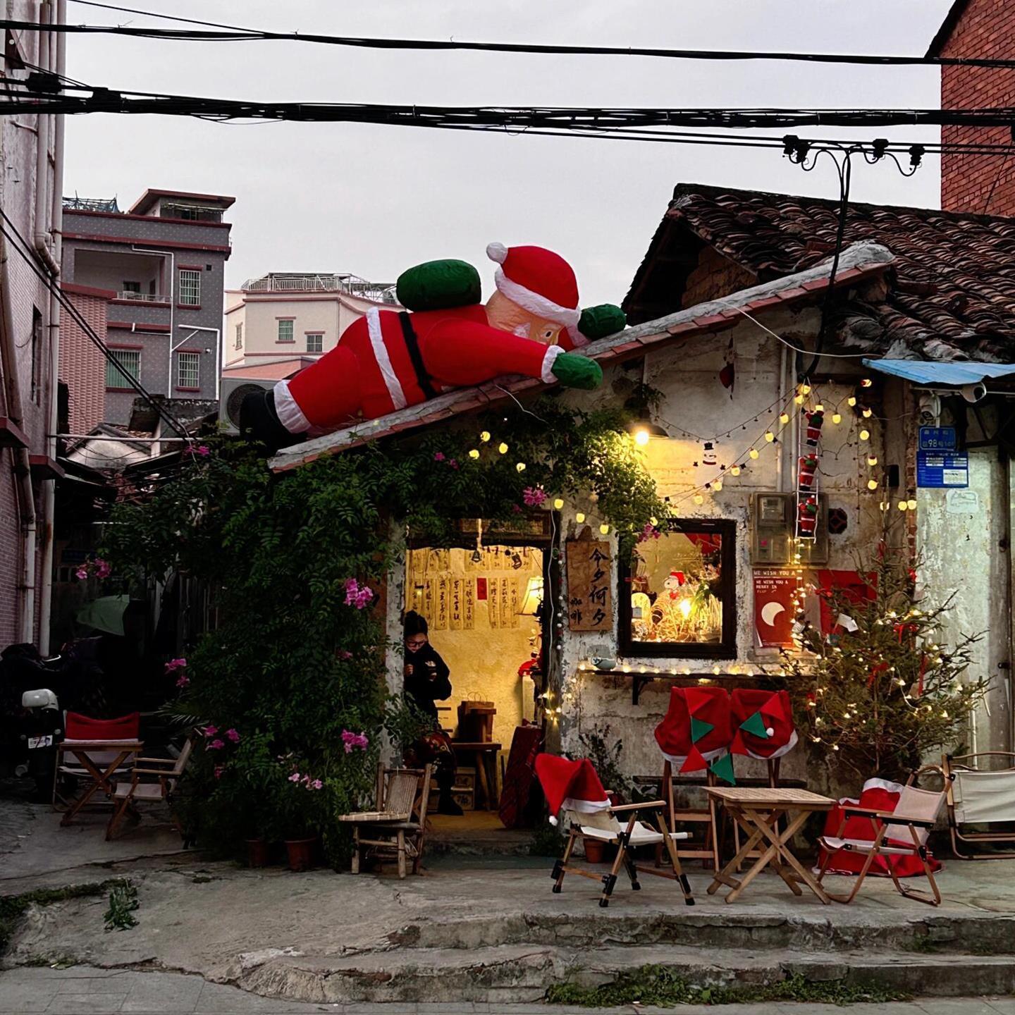 圣诞节装饰品户外充气爬墙圣诞老人商场店铺门头挂饰氛围场景布置