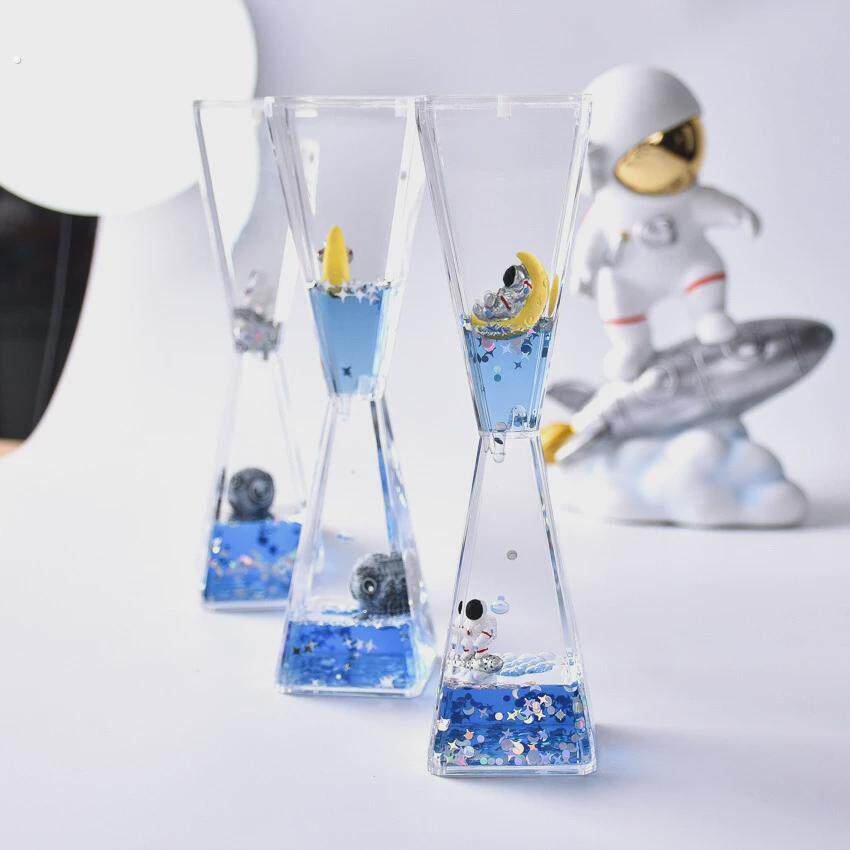 创意太空人太空人沙漏液体流沙油漏星空时光滴漏办公桌面解压摆件