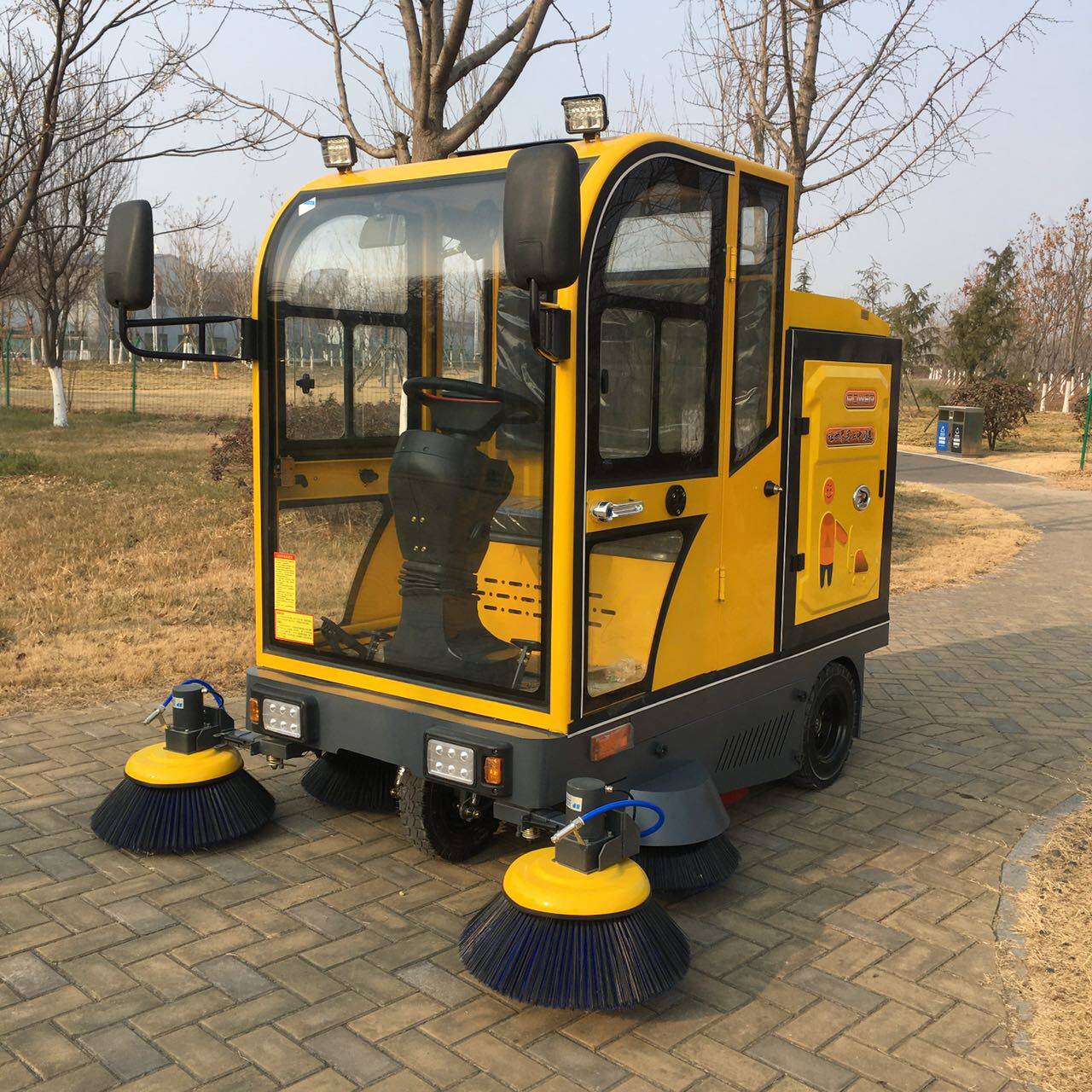 SP1900驾驶式扫地机工厂车间用商用工业扫地车电动吸尘道路清扫车