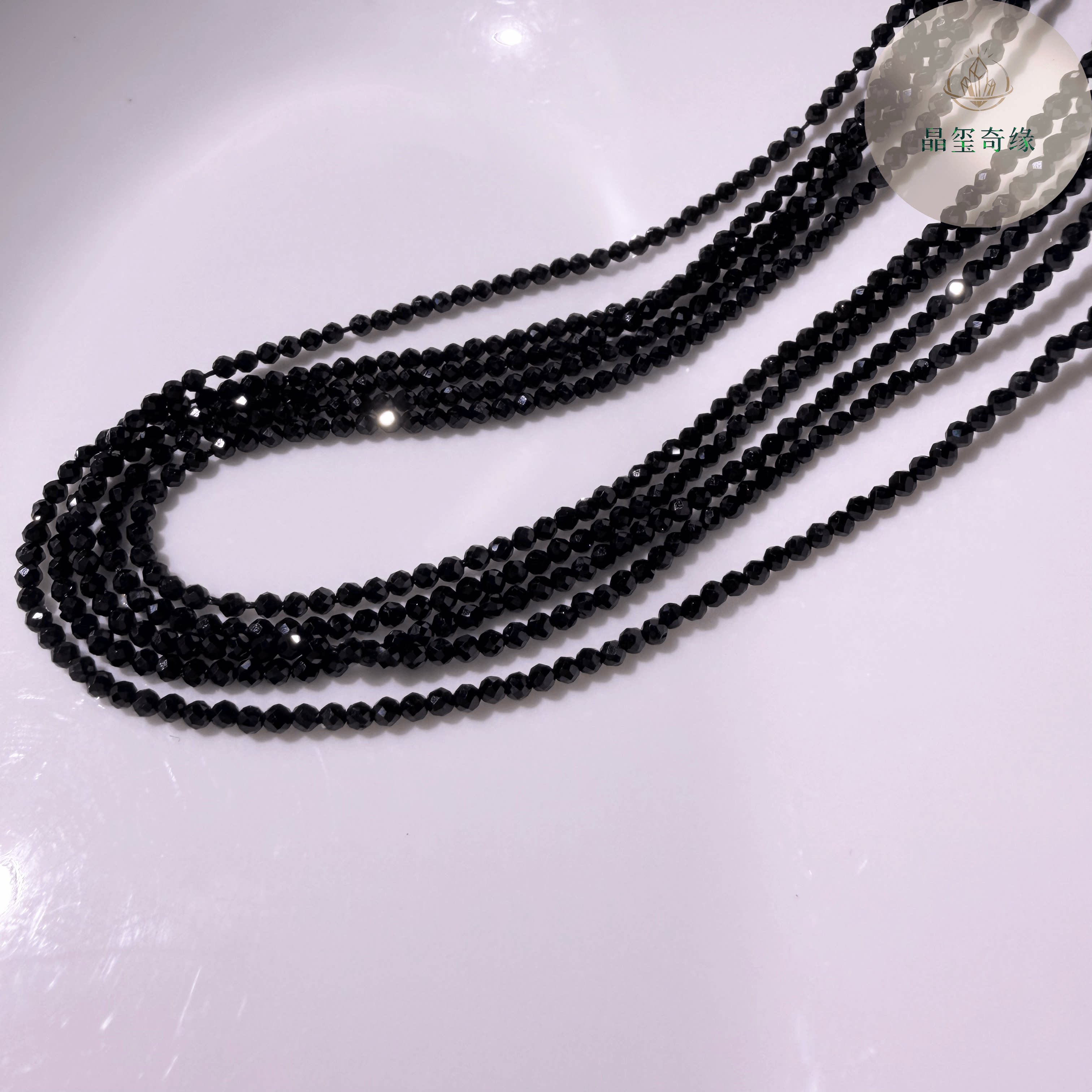 2-4mm天然黑尖晶刻面散珠