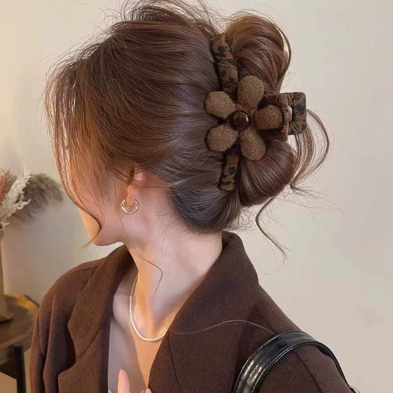 花朵蝴蝶结豹纹发夹抓夹女高级感2026新款后脑勺鲨鱼夹发量大发饰