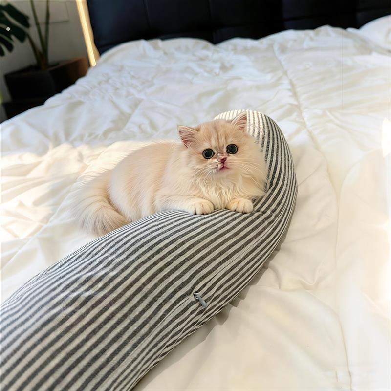 猫枕头条纹宠物抱枕柔软亲肤护颈猫咪安全感睡眠靠枕宠物安睡神器