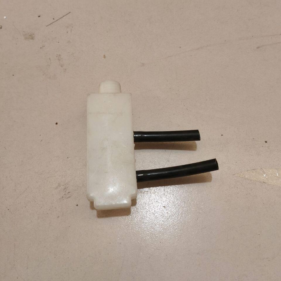气泵油壶油杯新款油杯气泵塑料机油壶机油杯气泵小件气泵配件