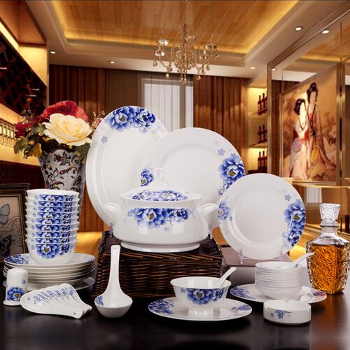 青花瓷餐具套装景德骨瓷碗碟盘套装家用陶瓷碗盘组合餐具乔迁用