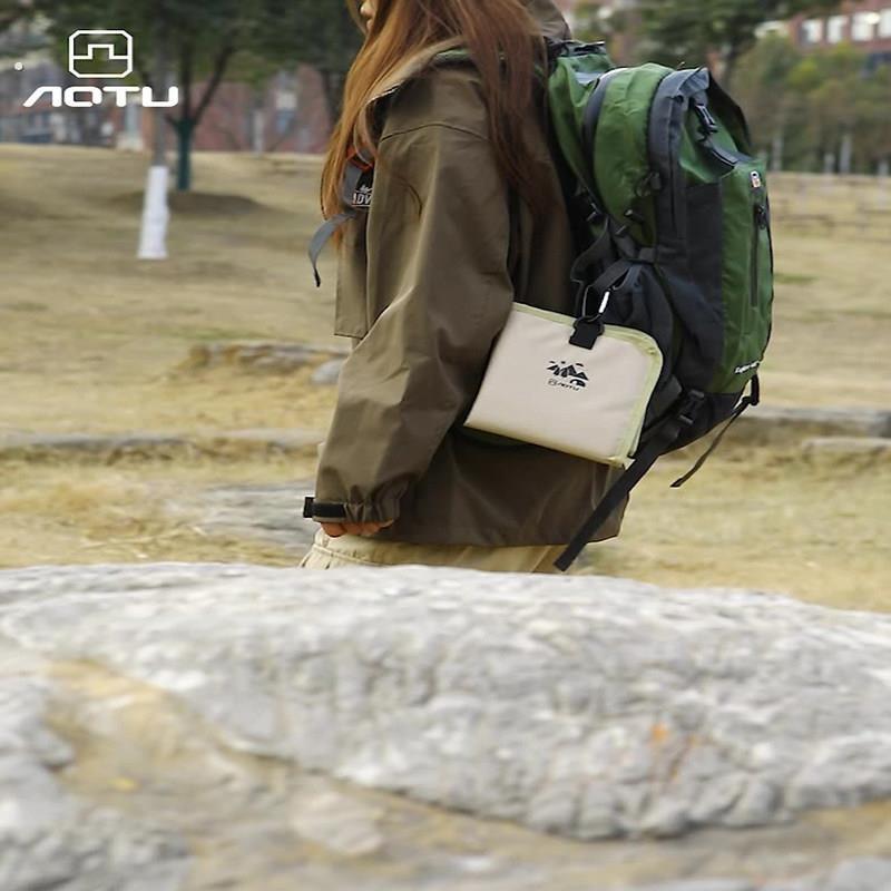 户外折叠坐垫可携式随身小地垫公车公园隔凉防潮垫垫牛津布厚座垫