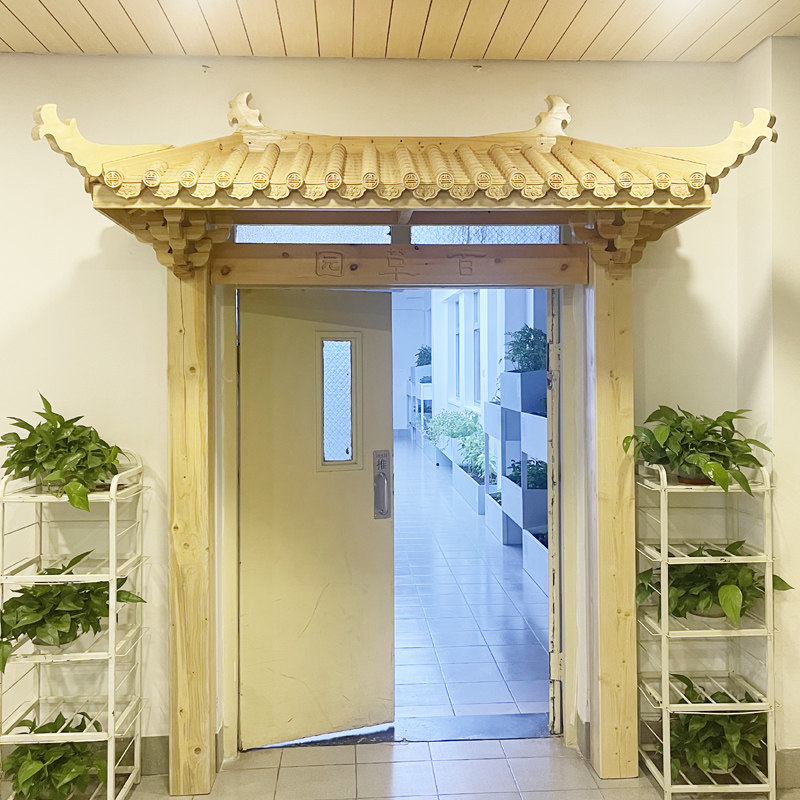 定做仿古屋檐中式飞檐东阳木雕装饰假门头翘脚彩绘实木古建筑门楼