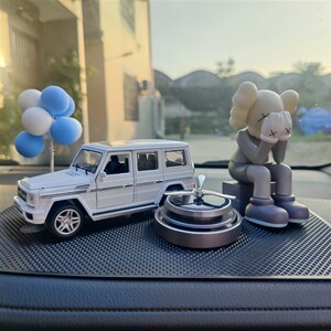 汽车饰品摆件2025网红车载中控摆件高级感大G车内香薰装饰男轻奢