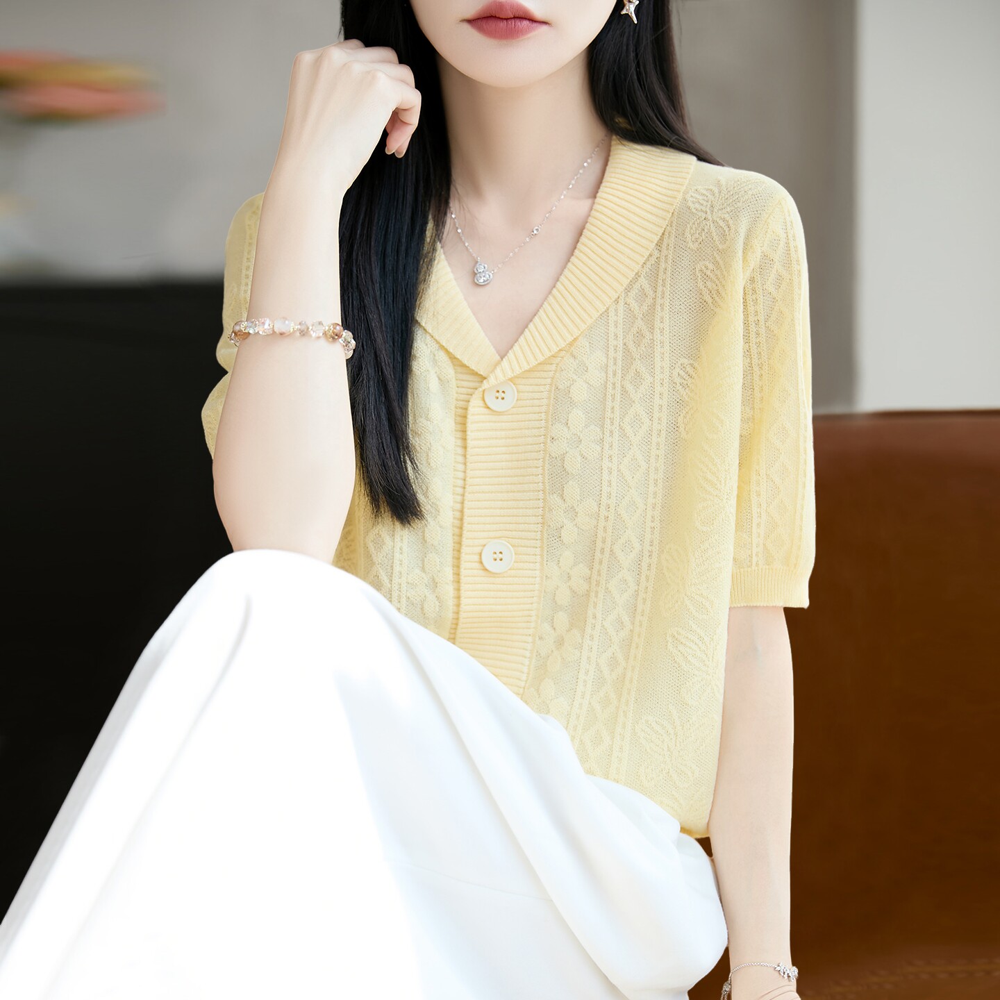 2026新款V领蕾丝针织短袖t恤女夏季薄款冰丝针织衫大码女装上衣
