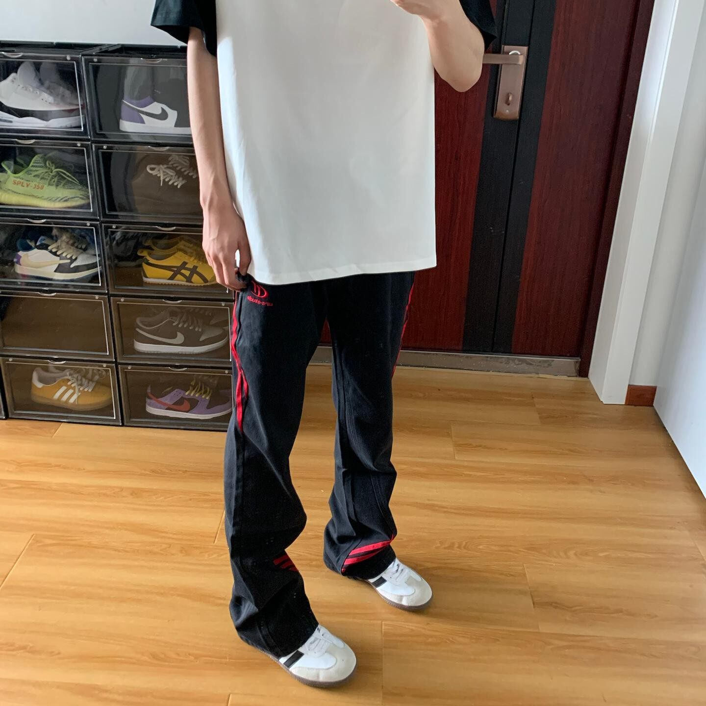 斜杠三条纹红黑撞色拼接显瘦微喇牛仔裤男小众美式工装直筒裤潮牌