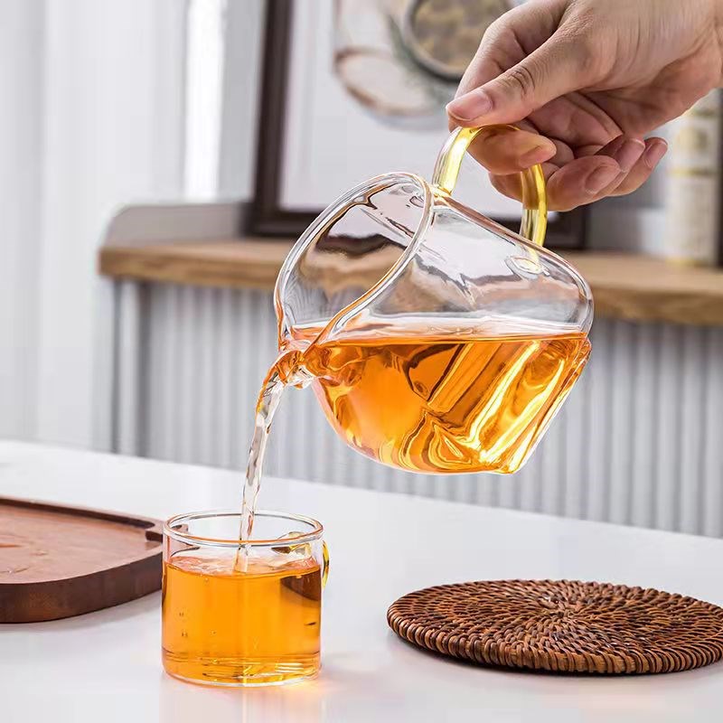 加厚耐高温耐热玻璃四方形木把公道杯分茶器茶道配件四方公杯高档图片