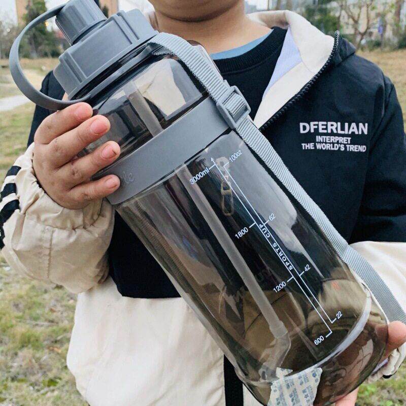 特大号水杯工地干活大水杯大容量1.5升水壶夏季吸管杯户外可携式