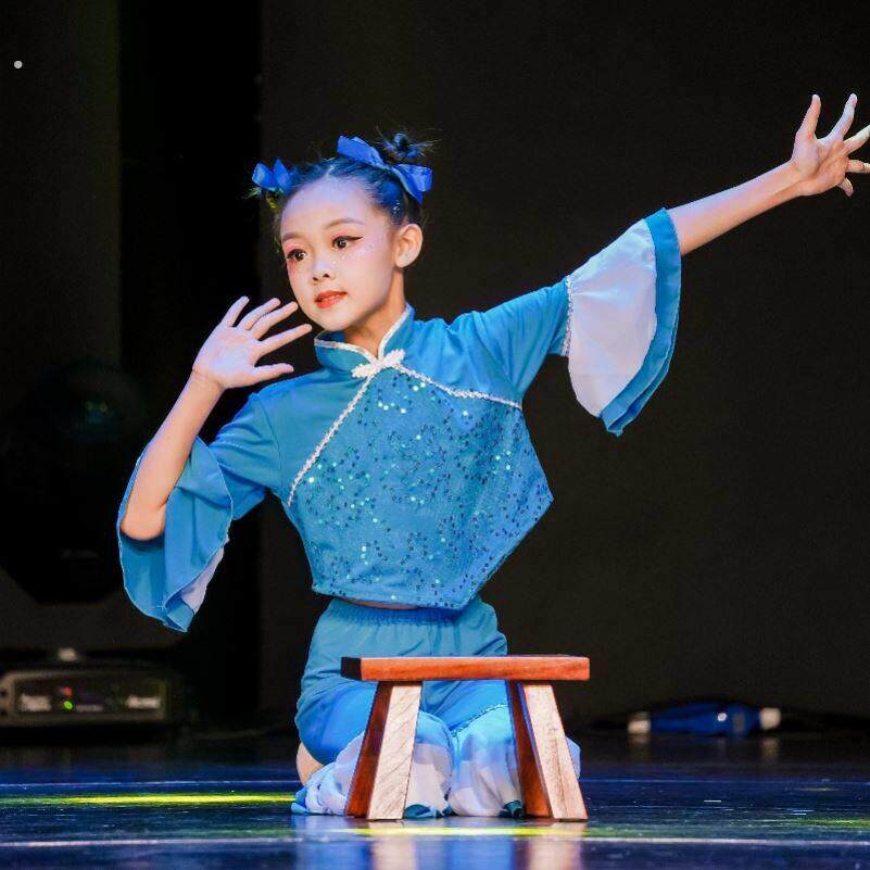 我和月亮说句话演出服马儿嘟嘟骑凳子月光光巧闺小序童忆演出服装 - 实物图