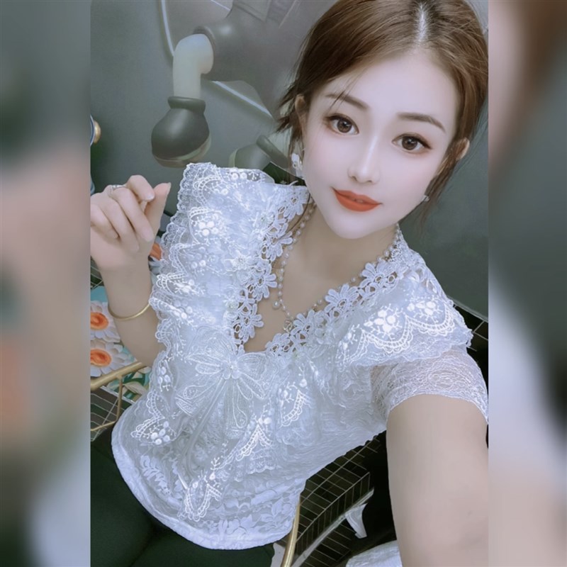 立体花朵镶钻飞飞荷叶边短袖蕾丝衫修身显瘦淑女范洋气打底衫女夏