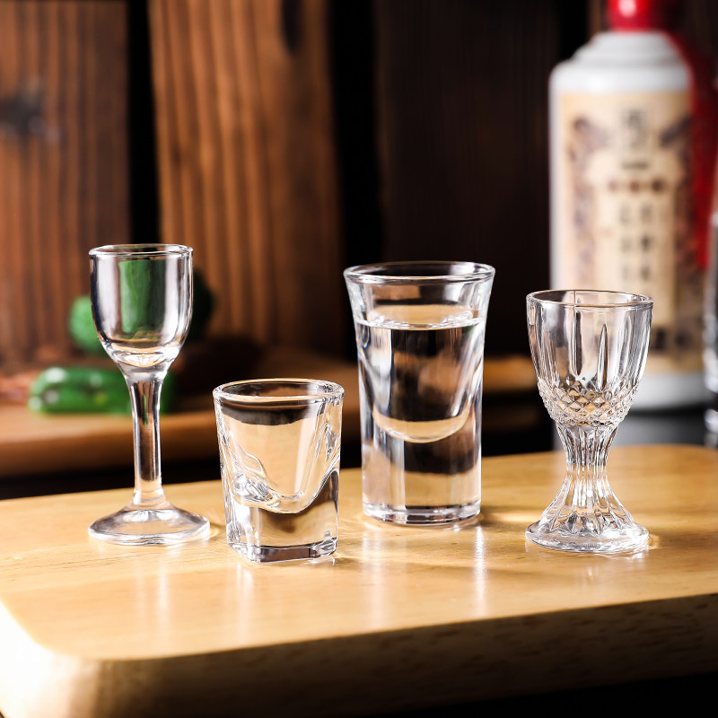 中式家用白酒杯玻璃一口杯分酒器套装高脚杯特小号迷你烈酒杯12个